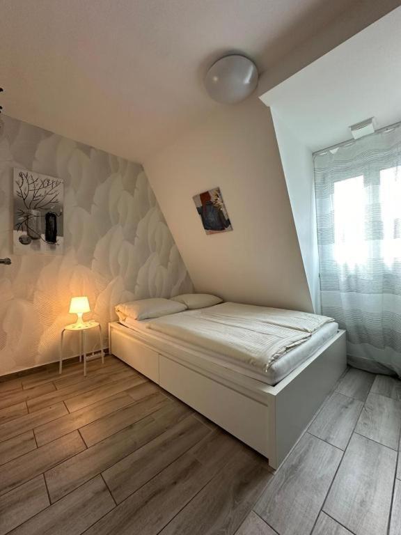 Modern Living Studio Kueche Netflix Inklusive Top Lage Nürnberg Kültér fotó
